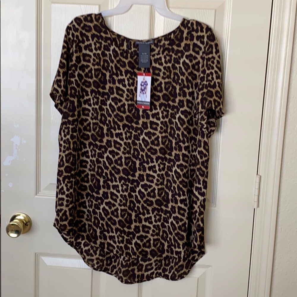 BNWT CHELSEA & THEODORE high low print top SIZE XL